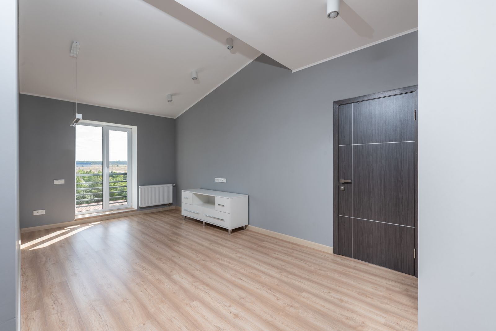 Bright empty room ready for a move-in or property showing